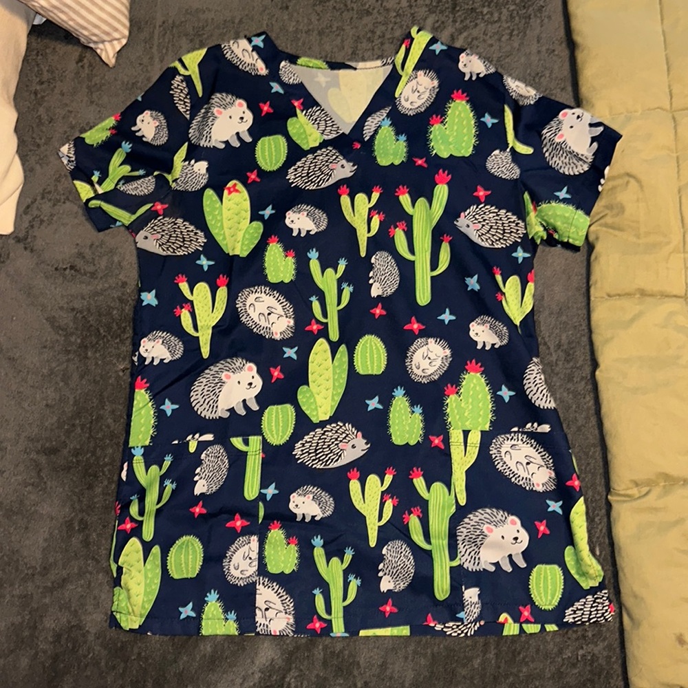 Scrub top, M